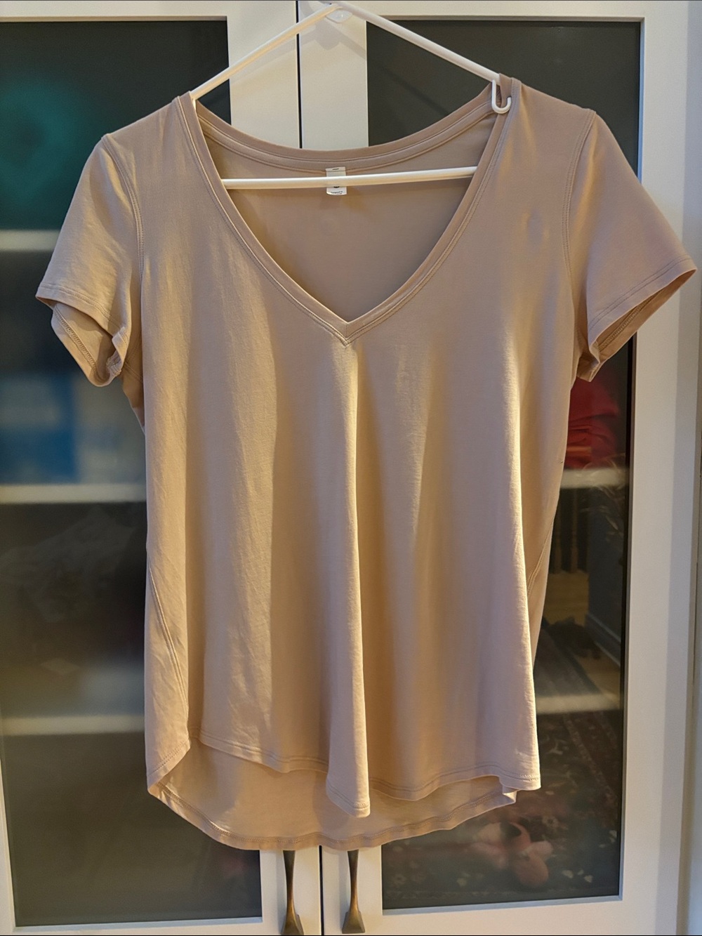 Lululemon Love Tee Soft Pima Beige Vneck SZ 4 EUC🤎🤎🤎